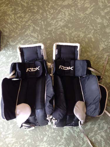 Reebok 6K white pads 34"