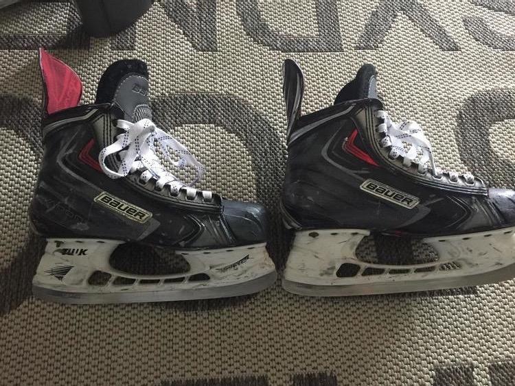 Bauer APX2 Skates