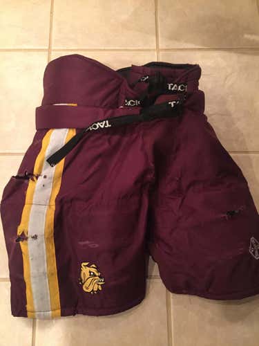 Tackla University of Minnesota Duluth Pants Size Small