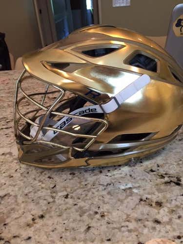 Notre Dame Gold Cascade R