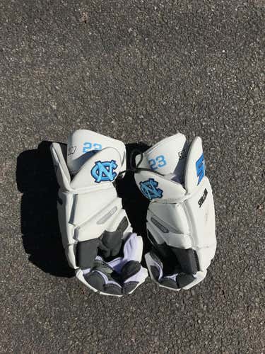UNC STX Stallion 500 Gloves (Brand New)