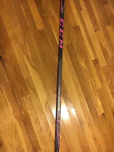 Brand New Pro Stock Landon Ferraro CCM Ultra Tacks Breast Cancer Pink RH 85 Flex Grip