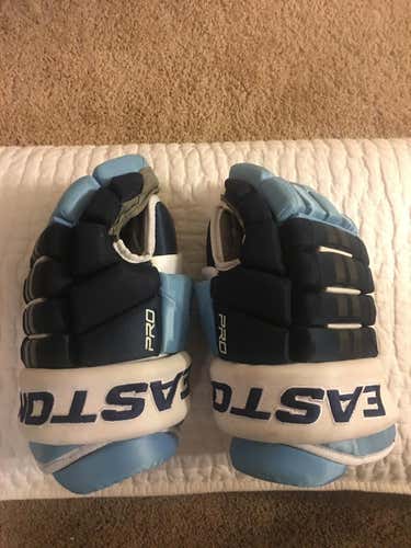 Brand new Maine colorway 14" Easton pro 4 roll gloves