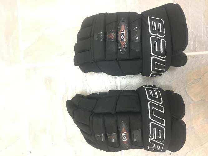 Bauer Nexus 1N black on black 15"
