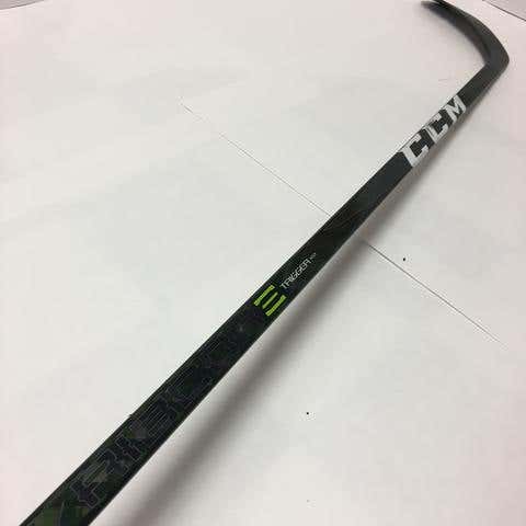 395 - USED RIGHT HANDED CCM TRIGGER (NO CONCAVE IN SHAFT) - 90 FLEX - GRIP - P90 CURVE - SMALL SU...