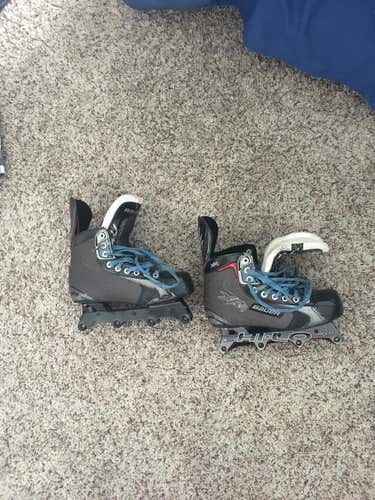 Bauer XR4 roller skates