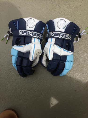 Like New Villanova Issued Maverik M3 gloves