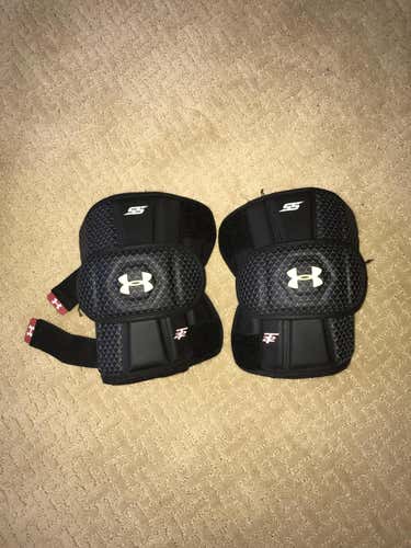 Under Armour Elbow Pads
