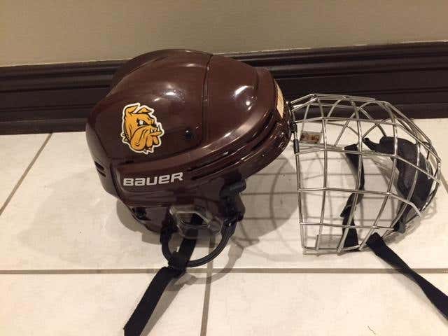 University of Minnesota Duluth Bauer 4500 Helmet w/ cage- Small