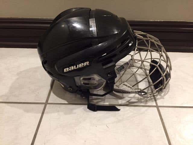 Bauer 5500 Helmet w/ cage