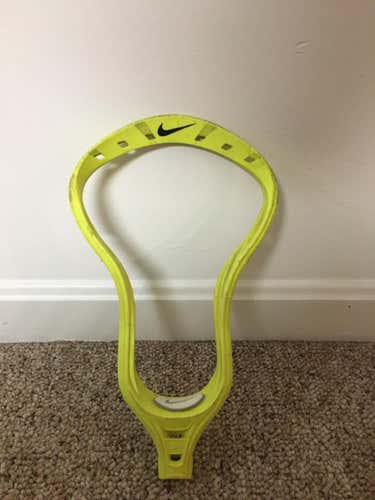 Unstrung Nike Lakota U