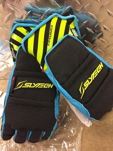 New Slytech Gloves. Size Medium