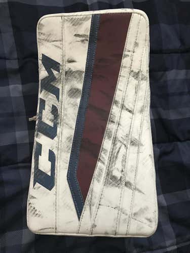 CCM EXTREME FLEX 2 BLOCKER NHL GAME USED RETO BERRA AVALANCHE PRO STOCK