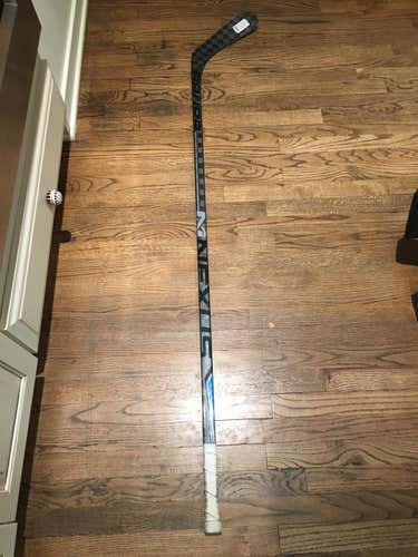 Bauer Nexus 8000 RH P92 87 Flex Grip Hockey Stick