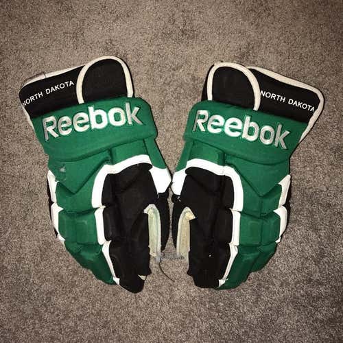 University of North Dakota Fighting Sioux Pro Stock NCAA Reebok 10kn Hockey Gloves 15"