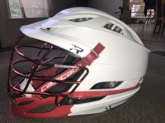 Cascade R White with Red Facemask