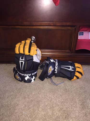 Towson Under Armour Command Pro Gloves
