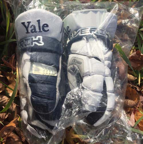Yale Maverik Max Gloves