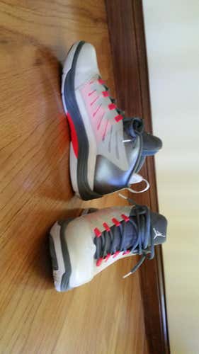 VGC Grey/White/Pink Air Jordans Size 11.5 (Mens)