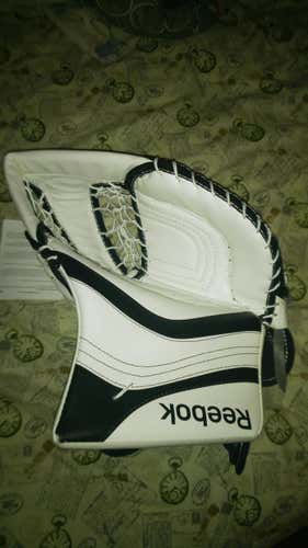 Brand new Reebok XLT24 catcher