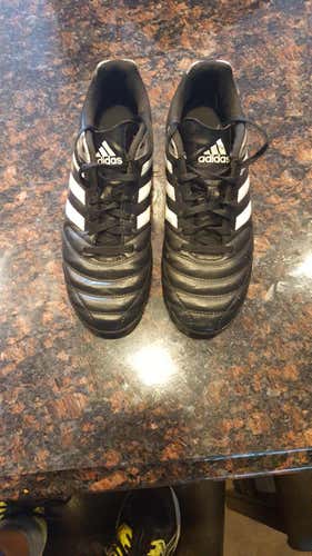 Adidas indoor soccer cleats size 6.5 (make offer)