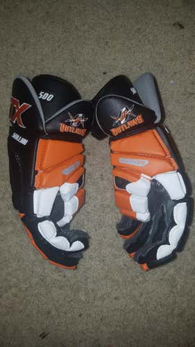 Denver Outlaws STX Stallion 500 Lacrosse Gloves and Warrior Elbow Pads