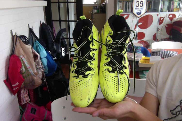 USED Nike Huarache 4 cleats