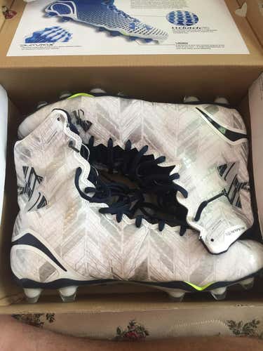 Under Armour Highlights Navy/White- Size 11.0