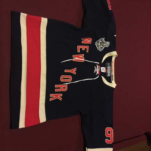 Rangers Throwback Gretzky Jersey Size 48. Rare Patches, Alternate Jersey.