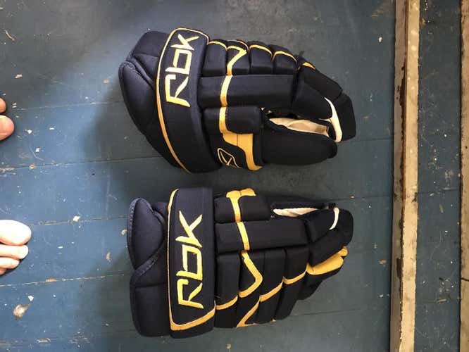 Rebook blues gloves from 2010