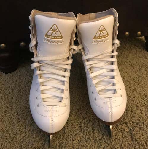 Jackson Mystique Girl's Figure Skate - 13.5 (Children's)