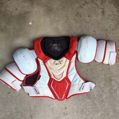 Bauer APX 2 Shoulder Pads