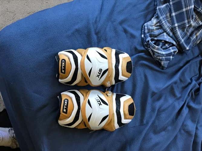 Stx Cell Two Arm Pads