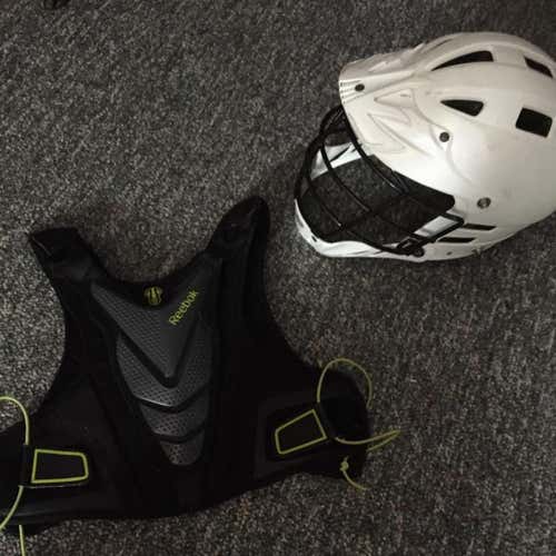 Helmet/Shoulder Pad Bundle