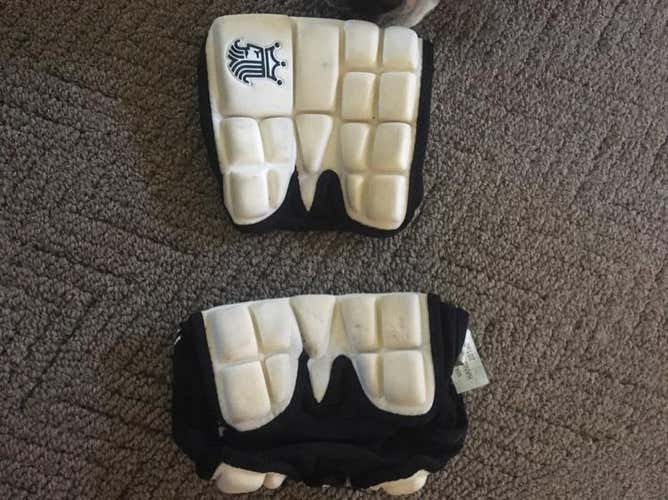 Brine Clutch Elbow Sleeves