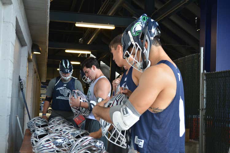 Bayhawks Team  Signed Cascade R Helmet
