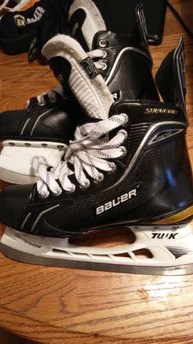 Bauer one 100 skates size 6