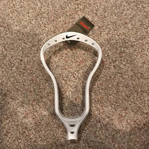 BNWT Nike Lakota U