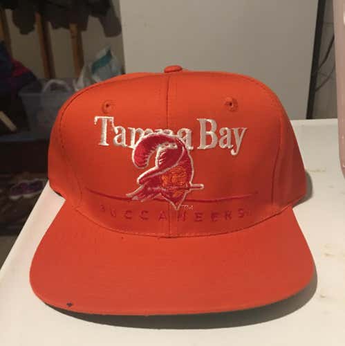 Vintage Tampa Bay Buccaneers Snapback