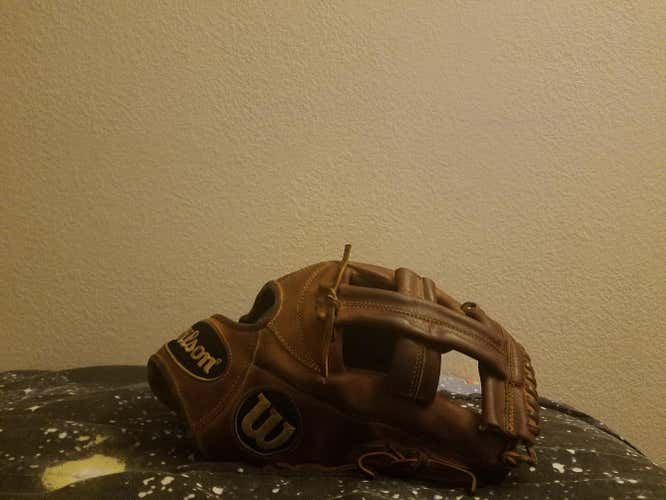 Wilson EL3 11.75" Infield Glove