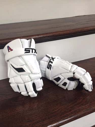 Avon Old Farms Team Issued STX Cell III Gloves