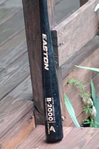 Easton B2000