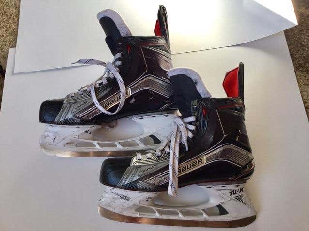 WHL Pro Stock Bauer 1X Player Skates - Size 10DA w/ wider toe box