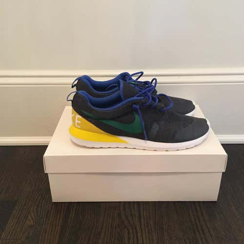 Brazil Tech Fleece Roshe Size 12