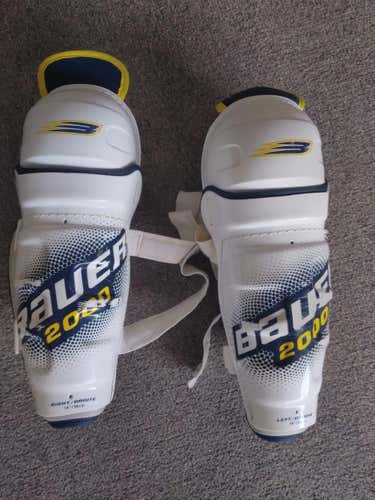 Bauer 2000 shin pads 14"