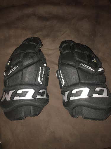Brand new never used CCM Tacks 6052 Gloves 14"