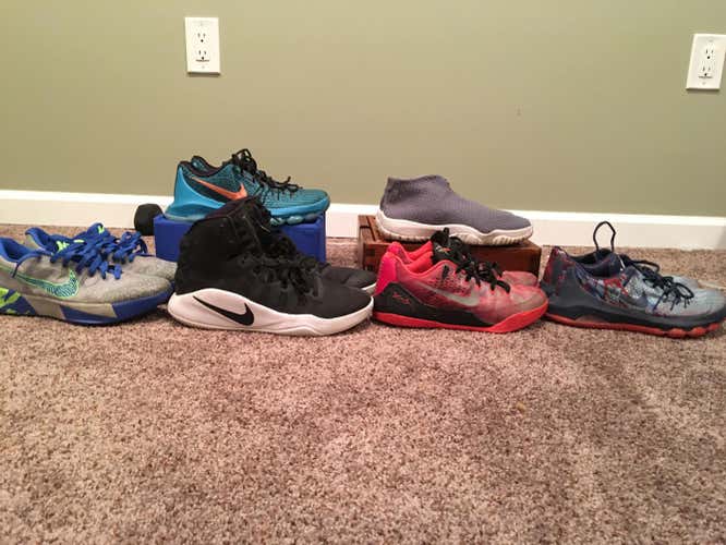 LOCKER CLEAN OUT- NIKE SNEAKERS