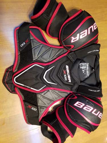 Bauer x100 Shoulder pads