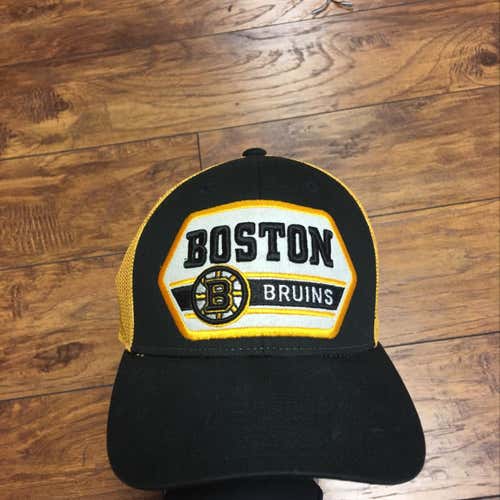 CCM NHL Boston Bruins Trucker Hat