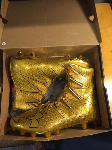 Brand New Under Armour Limited Edition Gold Cleats